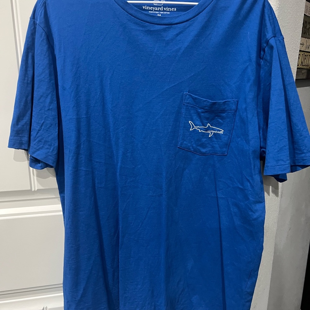 Vineyard Vines t-shirt